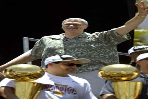 Lakers unveiling Phil Jackson statue outside Crypto.com Arena