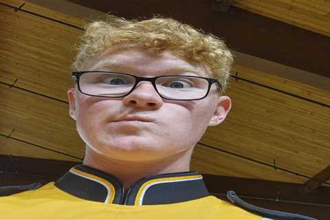 Iowa marching band member taken off life support after collapsing at football game