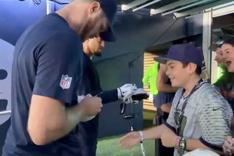 Former USC quarterback has ‘Oh my God’ moment with Seahawks fan