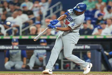 Freddie Freeman back in Dodgers lineup, but that’s not team’s biggest surprise